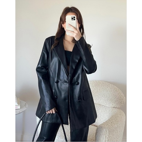 Missguided Black Soft Faux Leather Oversized Blazer - Picture 3 of 14